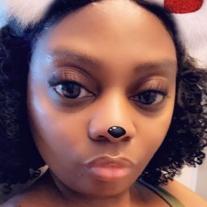 Meet your Posher, Tia